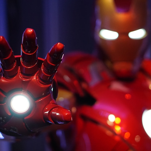 Iron Man MK5 Auto-Opening Electronic Wearable Helmet