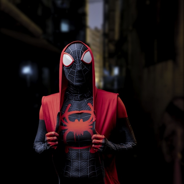 Spider-Man Wearable Motorized Moving Eyes Electronic Mask angle 2